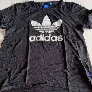 Adidas black and white. T-shirt. Size M